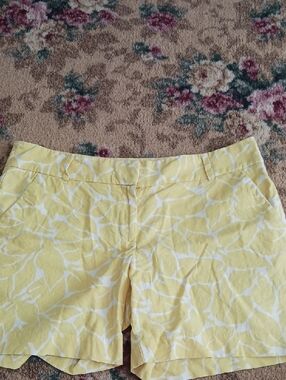 LOFT Ann Taylor Shorts Bermuda Midrise Linen Blend  Yellow White Sz 6 Runs Big